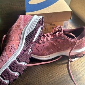 ASICS. Women’s. Size 8 US. GT-XPRESS 2. Smokey rose. Pure bronze.